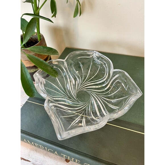 Vintage MIKASA Crystal Spring Flair Rectangle 6" Candy Dish Bowl - Picture 6 of 7